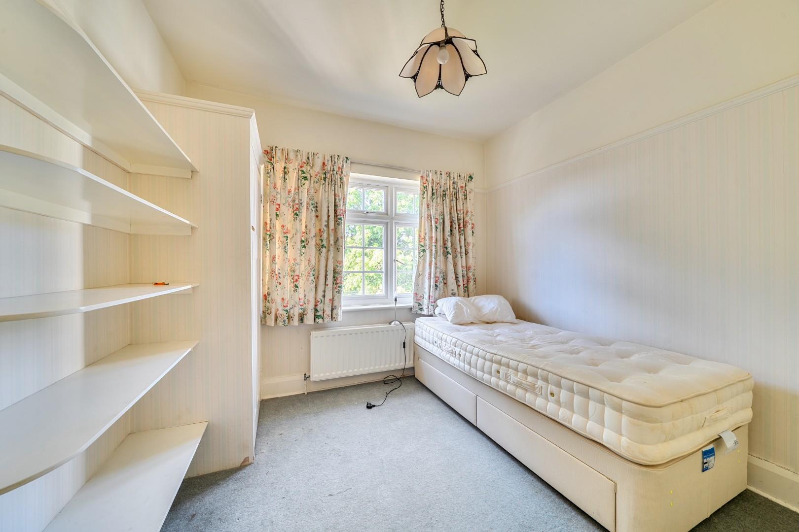 Lawrence Court, Mill Hill, NW7, London